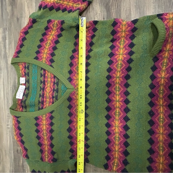 Adrianna Papell V-Neck Sweater in Green and Pink Pattern - Picture 5 of 5